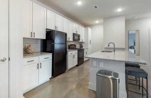 Charlotte Apartment | Landing | Spectacular 2BD, Gym, Clubhouse