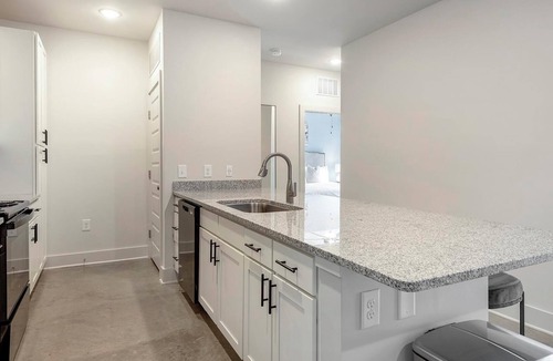 Charlotte Apartment | Landing | Spectacular 2BD, Gym, Clubhouse