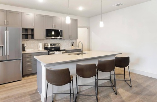 Midlothian Apartment | Landing | Spectacular 2BD, Clubhouse, Game Room