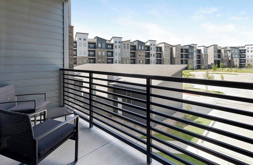 Midlothian Apartment | Landing | Spectacular 2BD, Clubhouse, Game Room