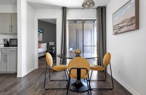 Windsor Park Apartment | Landing | Spectacular 2BD, Pool, Gym