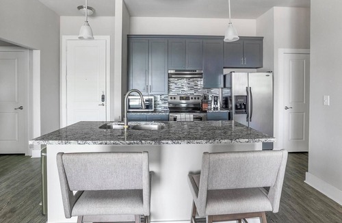 Nassau Bay Apartment | Landing | Spectacular 2BD, Pool, Clubhouse