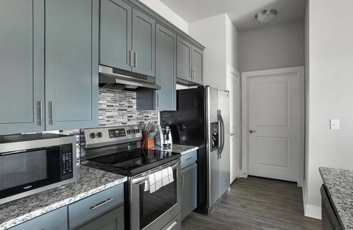 Nassau Bay Apartment | Landing | Spectacular 2BD, Pool, Clubhouse