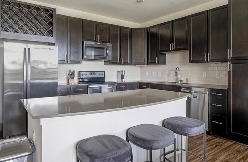 Klein Apartment | Landing | Spectacular 2BD, Clubhouse, Gym
