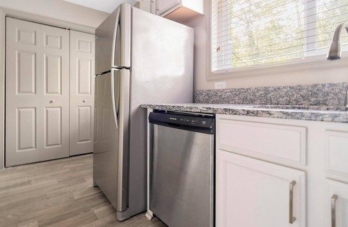 Crabtree Apartment | Landing | Spectacular 2BD, Clubhouse, Gym