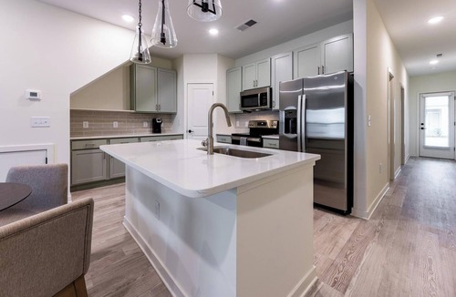 Wilmington Apartment | Landing | Spectacular 3BD, Yoga Studio, Clubhouse