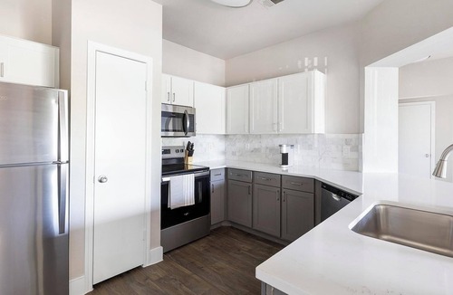 Fort Worth Apartment | Landing | Spectacular 3BD in Cityview