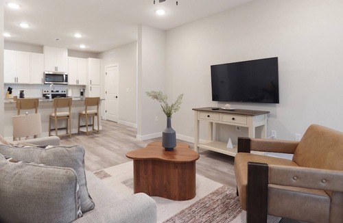 Beaufort Apartment | Landing | Spectacular 2BD, Gym