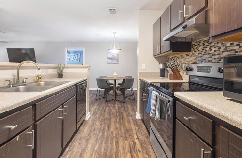 Stockbridge Apartment | Landing | Spectacular 2BD, Clubhouse, Gym
