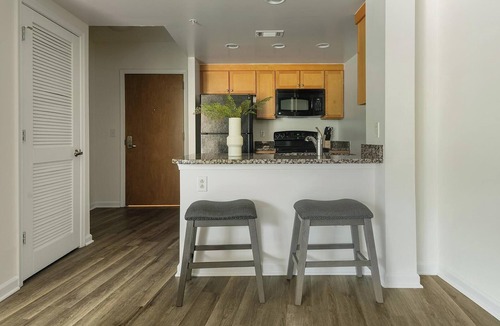Navy Yard Apartment | Landing | Spectacular 2BD, Courtyard, Gym