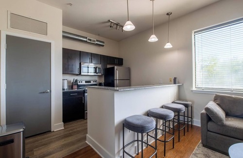 Church Hill Apartment | Landing | Stunning 1BD, Courtyard, Gym