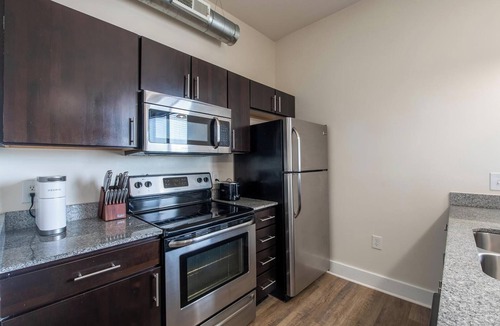 Church Hill Apartment | Landing | Stunning 1BD, Courtyard, Gym