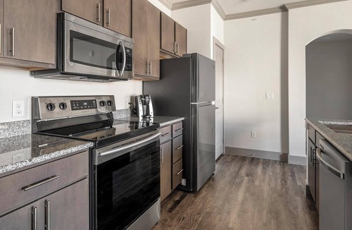 Manor Apartment | Landing | Stunning 1BD, Clubhouse, Courtyard