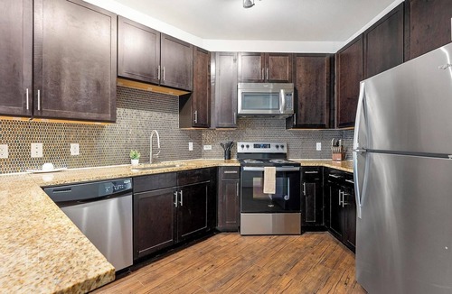 Crestview Apartment | Landing | Stunning 1BD, Courtyard, Gym