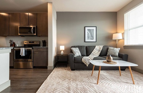 Montopolis Apartment | Landing | Stunning 1BD, Gym, Courtyard