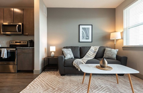 Montopolis Apartment | Landing | Stunning 1BD, Gym, Courtyard