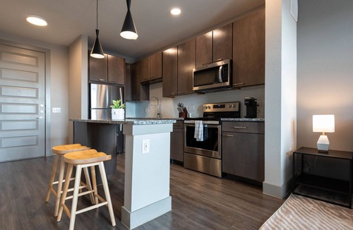 Montopolis Apartment | Landing | Stunning 1BD, Gym, Courtyard