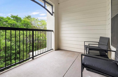 West Oak Hill Apartment | Landing | Stunning 1BD, Gym