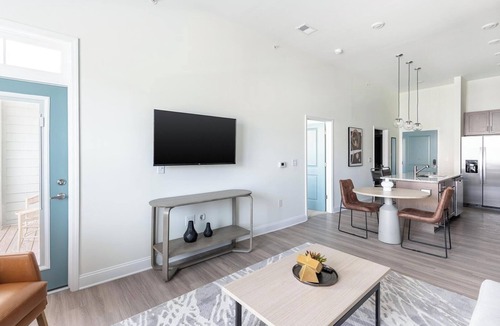 Wilmington Apartment | Landing | Stunning 1BD, Gym, Pool