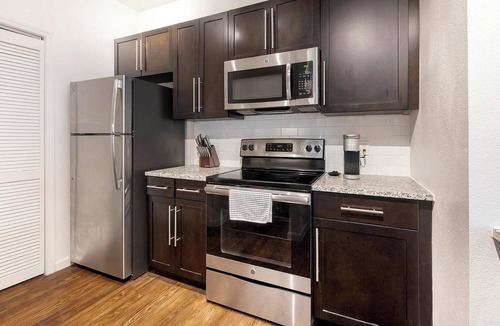 McNeil Apartment | Landing | Stunning 1BD, Clubhouse, Pool