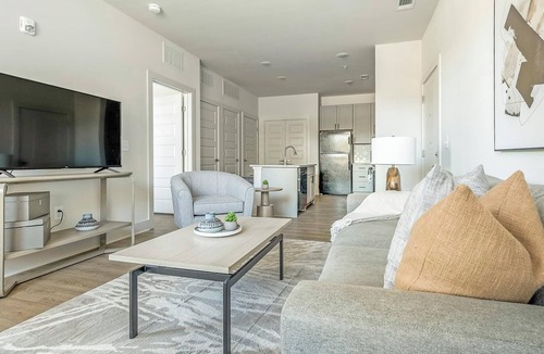Charlotte Apartment | Landing | Stunning 1BD, Clubhouse, Pool