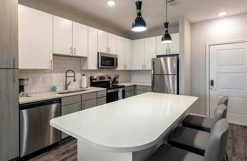 Charlotte Apartment | Landing | Stunning 1BD, Pool, Yoga Studio