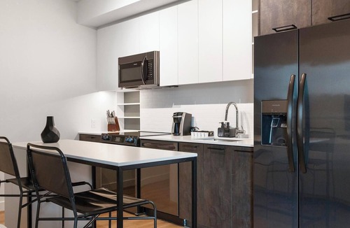 Washington Apartment | Landing | Stunning 1BD, Courtyard, Gym