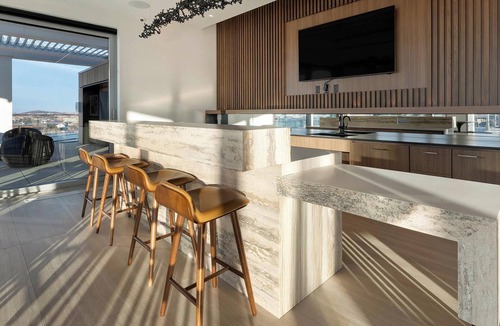 Washington Apartment | Landing | Stunning 1BD, Courtyard, Gym