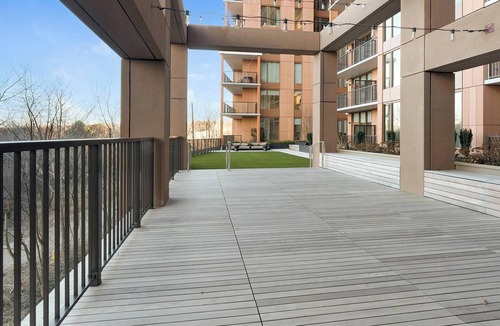 Washington Apartment | Landing | Stunning 1BD, Courtyard, Gym