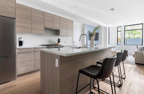 Mount Vernon Square Apartment | Landing | Stunning 1BD in Logan Circle