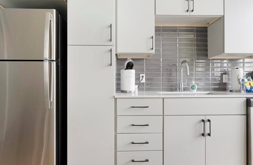 Downtown Apartment | Landing | Stunning 1BD, Yoga Studio, Courtyard