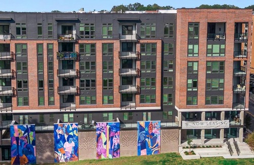 Downtown Apartment | Landing | Stunning 1BD, Yoga Studio, Courtyard