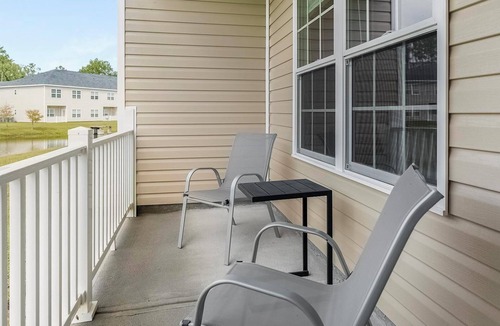 Bloomingdale Apartment | Landing | Stunning 2BD, Gym, Pool