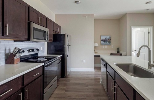 Summerville Apartment | Landing | Stunning 2BD, Yoga Studio, Gym