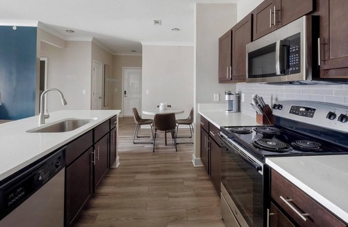 Summerville Apartment | Landing | Stunning 2BD, Yoga Studio, Gym