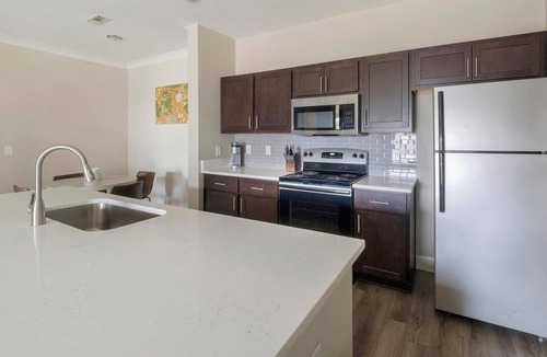 Summerville Apartment | Landing | Stunning 2BD, Yoga Studio, Gym