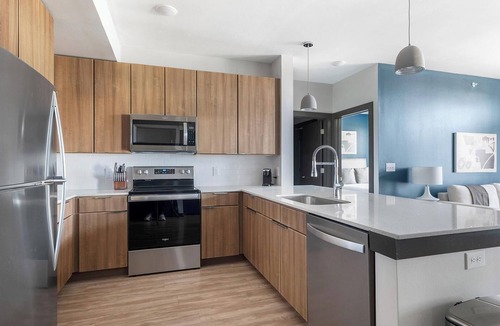 Buda Apartment | Landing | Stunning 2BD, Clubhouse, Gym