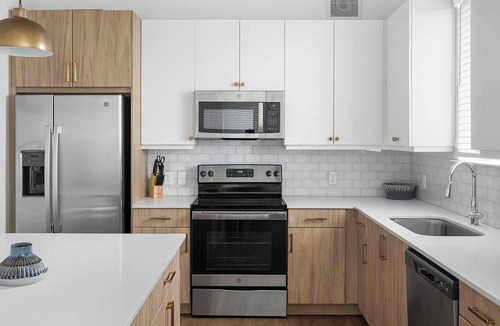 Austin Apartment | Landing | Stunning 2BD, Gym, Clubhouse