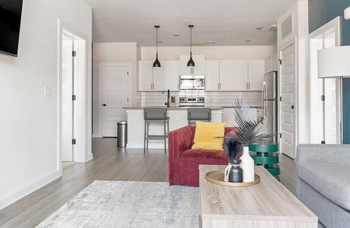 Sugar Hill Apartment | Landing | Stunning 2BD, Gym, Yoga Studio