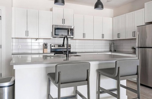 Sugar Hill Apartment | Landing | Stunning 2BD, Gym, Yoga Studio