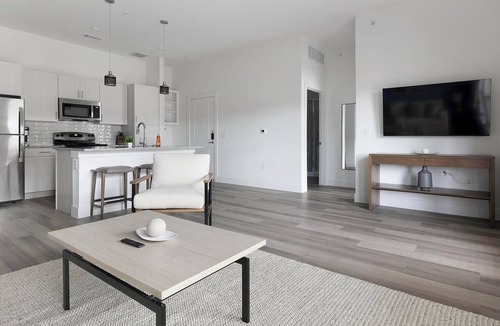 Leander Apartment | Landing | Stunning 2BD, Pool, Gym