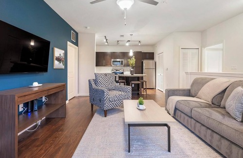 McNeil Apartment | Landing | Stunning 2BD, Yoga Studio, Pool
