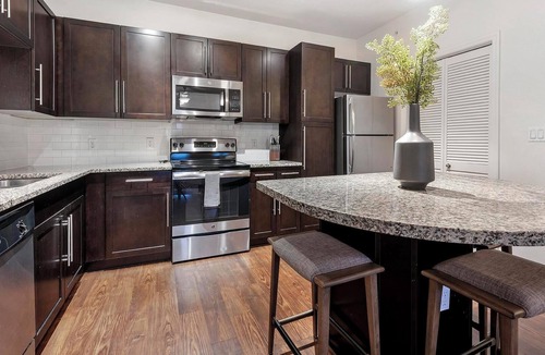 McNeil Apartment | Landing | Stunning 2BD, Yoga Studio, Pool
