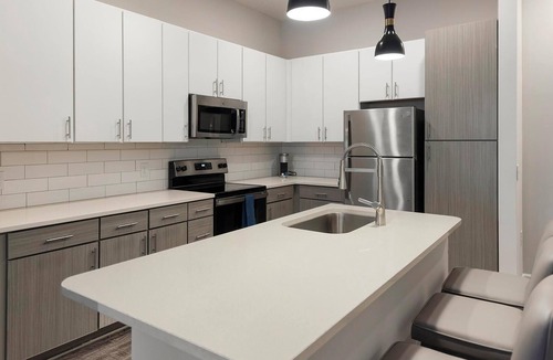 Charlotte Apartment | Landing | Stunning 2BD, Yoga Studio, Pool