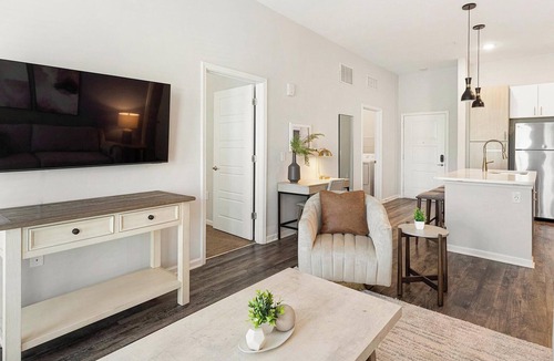 Charlotte Apartment | Landing | Stunning 2BD, Pool, Gym