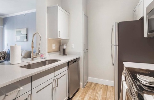 Fort Worth Apartment | Landing | Stunning 2BD in Cityview