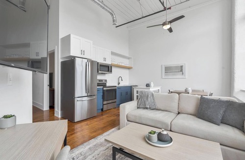 Greenville Apartment | Landing | Stunning 2BD, Gym, Yoga Studio