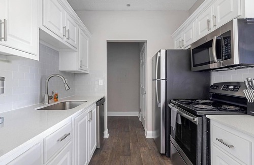 McDonough Apartment | Landing | Stunning 2BD, Yoga Studio, Tennis Court