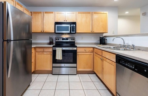 Wilmington Apartment | Landing | Stunning 2BD, Gym, Tennis Court