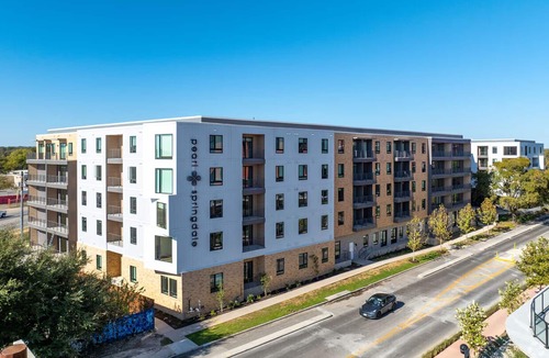 MLK Apartment | Landing | Stunning Studio, Gym, Rooftop Lounge
